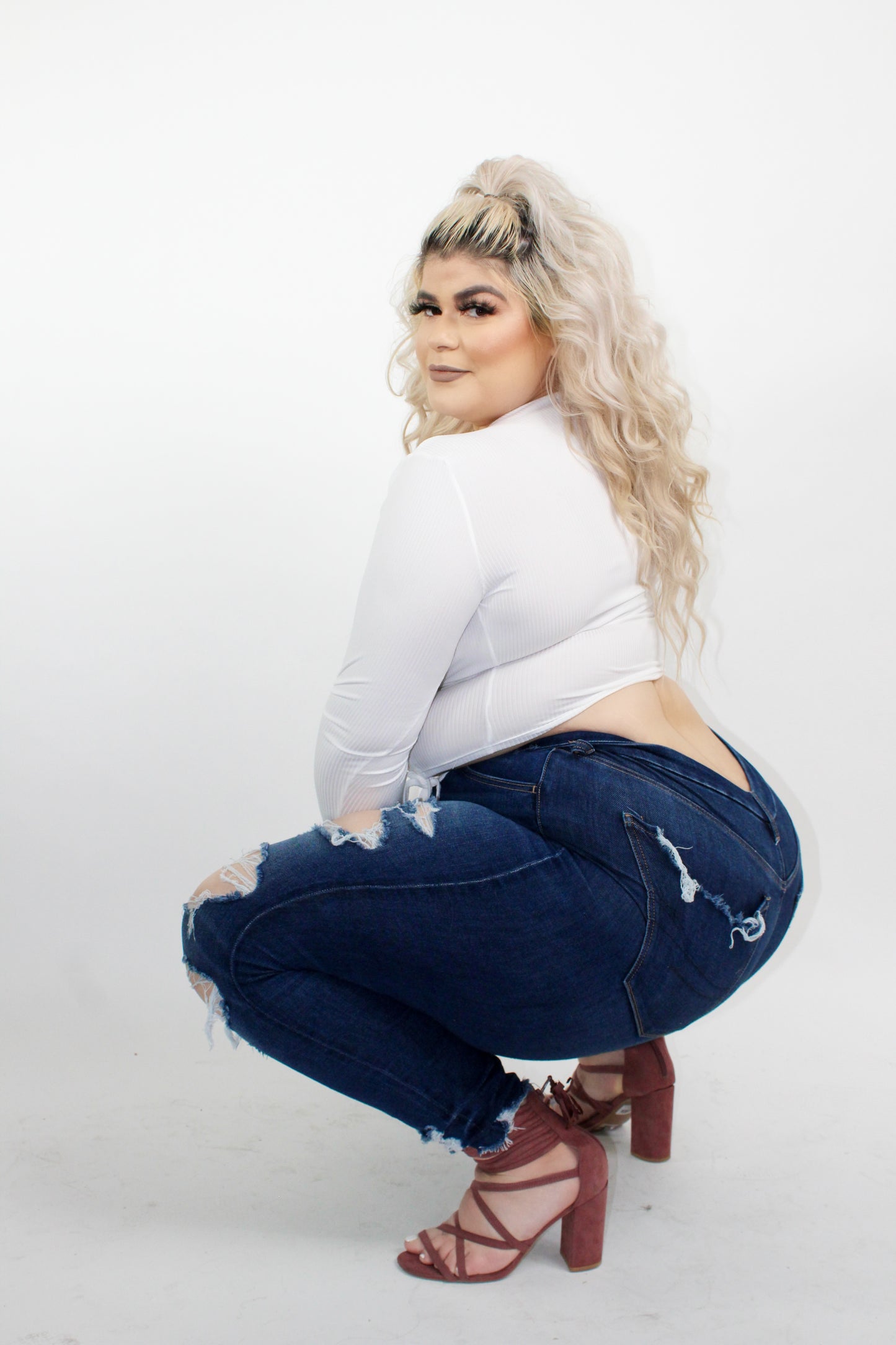 Yarizbeth White Crop Top