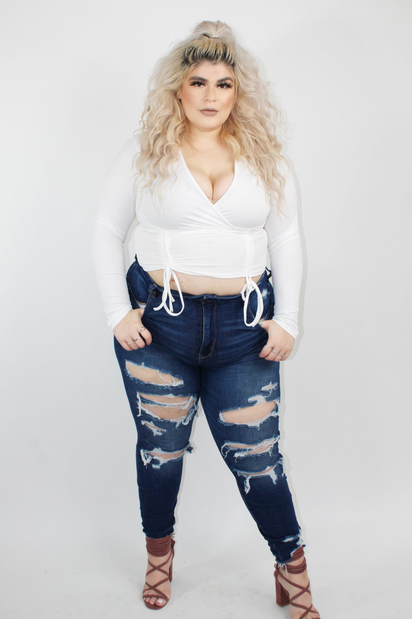 Yarizbeth White Crop Top